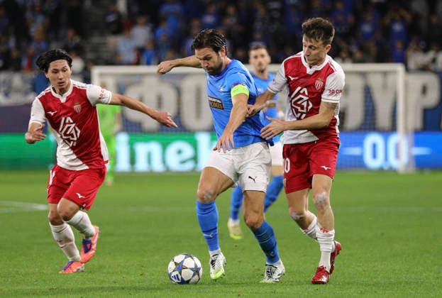 Cyprus Champions League Soccer Monaco s Alexander Golovin, right, and Pafos David Goldar left, fight for the ball during the Champions League soccer match between Pafos FC and AS Monaco at Alphamega stadium in Limassol. Cyprus,Wednesday, November 26, 2025 Limassol Cyprus  Copyright: xDanilxShamkinx originalFilename:shamkin-notitle251126_npeKz.jpg