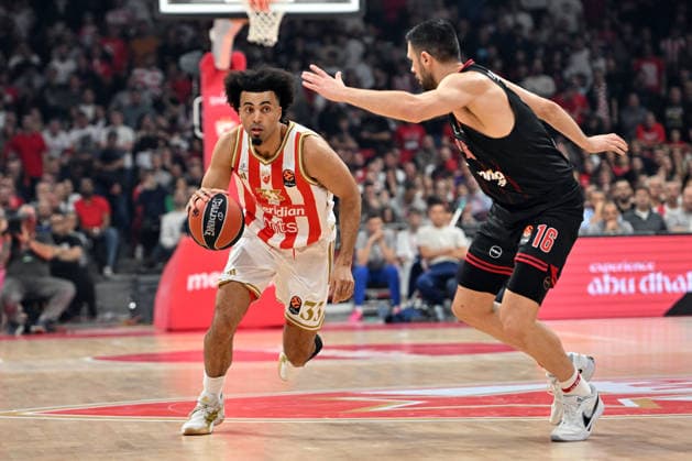 CRVENA ZVEZDA vs OLYMPIACOS JORDAN NWORA, basketball player of Crvena Zvezda, during Euroleague match against Olympiacos, at Belgrade Arena. Belgrade, 26.11.2025 photo: MN Press photo BASKETBALL, EUROLEAGUE, CRVENA ZVEZDA, OLYMPIACOS Belgrade Belgrade Arena Serbia Copyright: xMarkoxMetlasx xMNxPressx