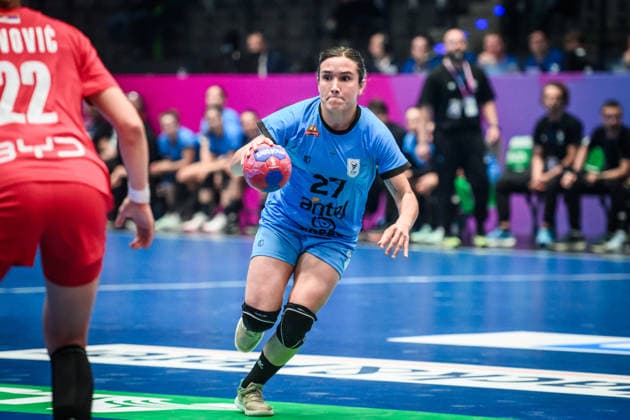 Paula Eastman Rueger (Uruguay, 27) GER, Serbien - Uruguay, Handball Weltmeisterschaft, Vorrunde, Gruppe C, 26.11.2025 GER, Serbien - Uruguay, Handball Weltmeisterschaft, Vorrunde, Gruppe C, 26.11.2025 Stuttgart Copyright: xSandyxDinkelackerx EP_SDR