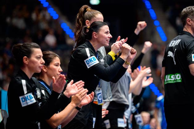 Handball, Frauen WM, Gruppe C: Deutschland - Island Torwarttrainerin Jasmina Rebmann-Jankovic (Deutschland) Stuttgart Porsche Arena Baden-Württemberg Deutschland