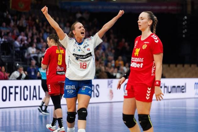 Pernille brandenborg (Faeroeer Inseln) jubelt, Spanien vs Paraguay, Handball, IHF Handball Weltmeisterschaft der Frauen, 01.Spieltag, 26.11.2025 Spanien vs Paraguay, Handball, IHF Handball Weltmeisterschaft der Frauen, 01.Spieltag, 26.11.2025 Copyright: xEibner-Pressefoto AlexanderxNeisx EP_ANS