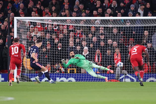 Football - UEFA Champions League - League Phase - Liverpool v PSV Eindhoven 26th November 2025 - UEFA Champions League - League Phase - Liverpool v PSV Eindhoven - Ivan Perisic of PSV Eindhoven scores their 1st goal with a penalty - Photo: Simon Stacpoole Offside. Liverpool UK Copyright: xSimonxStacpoolexOffside