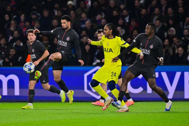 FOOTBALL : PSG vs Tottenham - Ligue des Champions - 26 11 2025 Warren ZAIRE EMERY ( 33 - PSG ) during the UEFA Champions League match between Paris Saint Germain and Tottenham Hotspur FC at Parc Des Princes on November 26 , 2025 in Paris, France. ( Photo by Federico Pestellini PsnewZ ) ParisFrance  Copyright: xFedericoxPestellinix