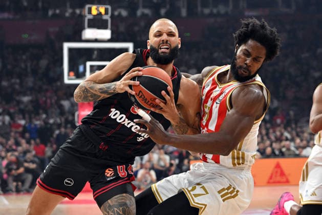 CRVENA ZVEZDA vs OLYMPIACOS SAMMY OJELEYE, basketball player of Crvena Zvezda, during Euroleague match against Olympiacos, i EVAN FOURNIER, at Belgrade Arena. Belgrade, 26.11.2025 photo: MN Press photo BASKETBALL, EUROLEAGUE, CRVENA ZVEZDA, OLYMPIACOS Belgrade Belgrade Arena Serbia Copyright: xMarkoxMetlasx xMNxPressx