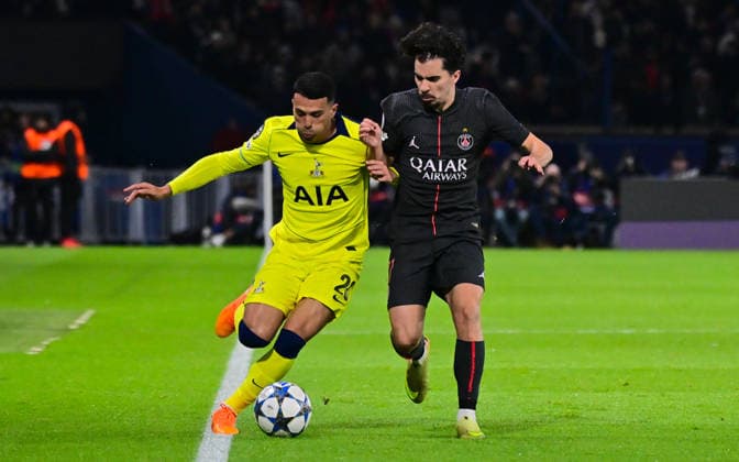 FOOTBALL : PSG vs Tottenham - Ligue des Champions - 26 11 2025 Pedro Porro ( 23 - Tottenham ) and Vitinha Vitor Machado ( 17 - PSG ) during the UEFA Champions League match between Paris Saint Germain and Tottenham Hotspur FC at Parc Des Princes on November 26 , 2025 in Paris, France. ( Photo by Federico Pestellini PsnewZ ) ParisFrance  Copyright: xFedericoxPestellinix