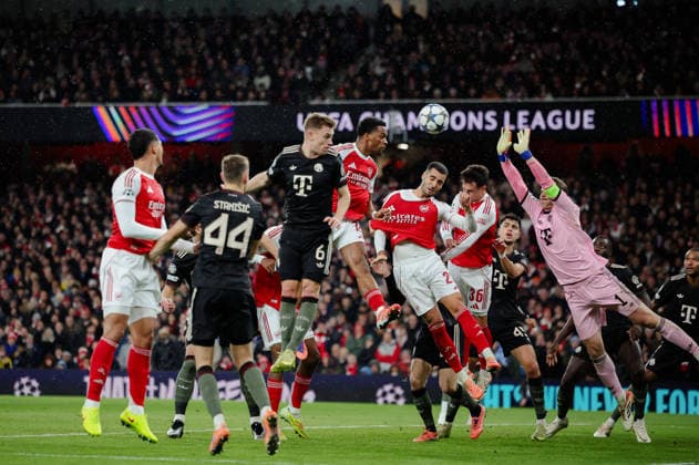 Champions League 2025 26 League Stage Arsenal v Bayern Munich Emirates Stadium 26.11.2025 Jurrien Timber of Arsenal scores and celebrates 1-0 Champions League 2025 26 League Stage Arsenal v Bayern Munich Emirates Stadium 26.11.2025 Photograph By Marc Aspland The Times  Copyright: xMarcxAsplandx NINTCHDBPICT001041269896