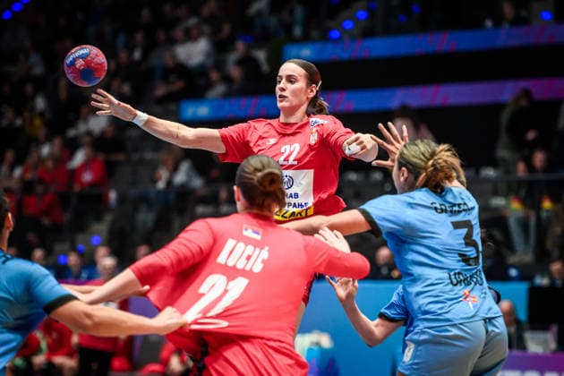 Jovana Jovovic (Serbien, 22) GER, Serbien - Uruguay, Handball Weltmeisterschaft, Vorrunde, Gruppe C, 26.11.2025 GER, Serbien - Uruguay, Handball Weltmeisterschaft, Vorrunde, Gruppe C, 26.11.2025 Stuttgart Copyright: xSandyxDinkelackerx EP_SDR