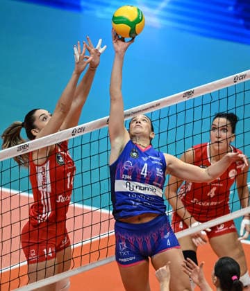 Db Monza 26 11 2025 - Cev Champions League Numia Vero Volley Milano-Olympiacos Piraeus foto Daniele Buffa Image nella foto: Francesca Bosio-Kyriaki Terzoglou 