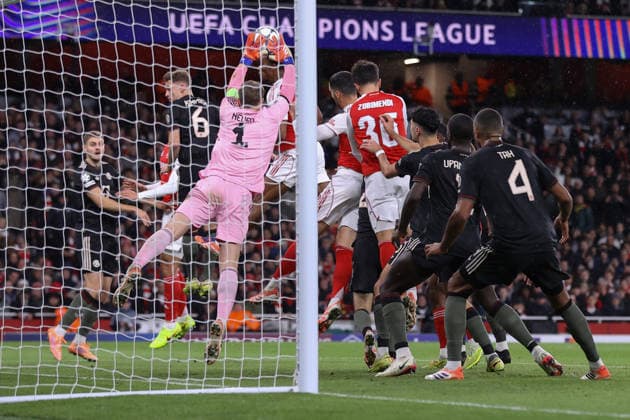 Arsenal v Bayern Munich 26 November 2025, London - UEFA Champions League - League Stage - Arsenal v Bayern Munich - Bayern Munich goalkeeper Manuel Neuer is beaten to the ball by Jurrien Timber of Arsenal who scores the opening goal - Photo: Jacques Feeney Offside. London UK Copyright: xJacquesxFeeneyxOffside
