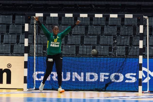 Armelle Kelly Attingre (Montenegro), Spanien vs Paraguay, Handball, IHF Handball Weltmeisterschaft der Frauen, 01.Spieltag, 26.11.2025 Spanien vs Paraguay, Handball, IHF Handball Weltmeisterschaft der Frauen, 01.Spieltag, 26.11.2025 Copyright: xEibner-Pressefoto AlexanderxNeisx EP_ANS