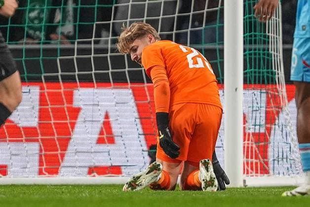 Club s goalkeeper Nordin Jackers reacts during a soccer game between Portuguese Sporting Clube de Portugal and Belgian Club Brugge KV, on Wednesday 26 November 2025 in Lisboa, Portugal, on day five of the League phase of the UEFA Champions League tournament. JOMAxGARCIAxIxGISBERT  x144494383x