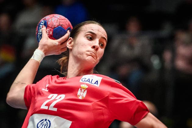 Jovana Jovovic (Serbien, 22) GER, Serbien - Uruguay, Handball Weltmeisterschaft, Vorrunde, Gruppe C, 26.11.2025 GER, Serbien - Uruguay, Handball Weltmeisterschaft, Vorrunde, Gruppe C, 26.11.2025 Stuttgart Copyright: xSandyxDinkelackerx EP_SDR