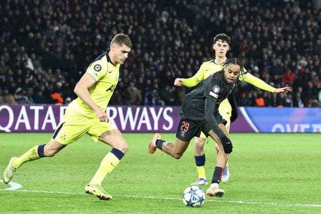 Psg - Tottenham PHOTOPQR LE PARISIEN LP Fred Dugit ; Paris ; 26 11 2025 ; Sports Parc des Princes, Paris (XVIe), le 26 11 2025 5e journée de Ligue des Champions Psg-Tottenham 29 Bradley Barcola LP Fred Dugit