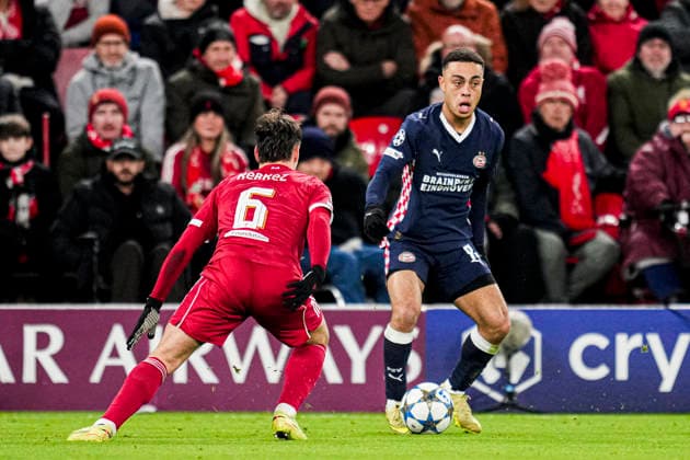 LIVERPOOL, ENGLAND - NOVEMBER 26: Sergino Dest of PSV battles for possession with Milos Kerkez of Liverpool during the UEFA Champions League 2025 26 League Phase MD5 match between Liverpool FC and PSV Eindhoven at Anfield on November 26, 2025 in Liverpool, England. (Photo by Rene Nijhuis) SPO  Copyright: xRenexNijhuis