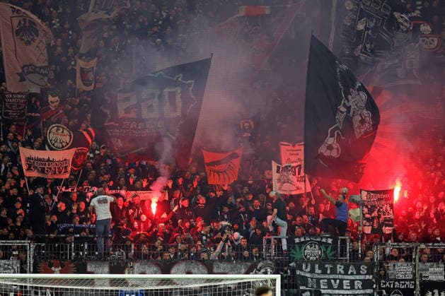 26.11.2025, xovx, Fußball UEFA Champions-League, Eintracht Frankfurt - BC Atalanta Bergamo Fans von Eintracht Frankfurt (DFL DFB REGULATIONS PROHIBIT ANY USE OF PHOTOGRAPHS as IMAGE SEQUENCES and or QUASI-VIDEO) Frankfurt am Main Deutsche Bank Park Hessen Deutschland (DE)