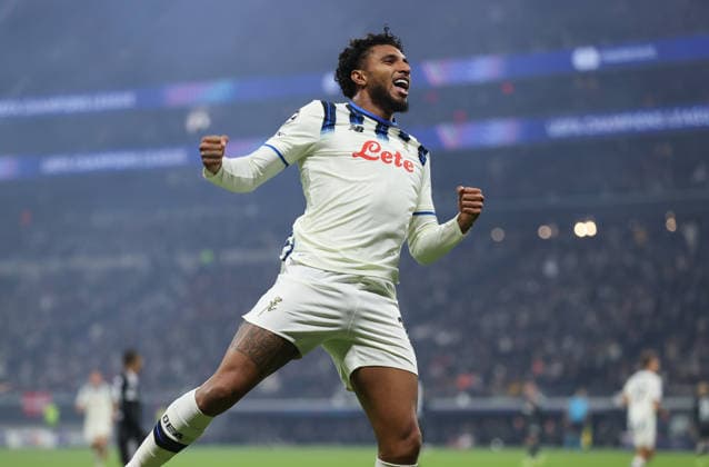 26.11.2025, Fussball UEFA Champions League, Eintracht Frankfurt - Atalanta B.C. Bergamo, emonline, emspor, v.l., Torjubel zum 0:2 durch Ederson (Atalanta BC), Goal celebration, celebrate the goal DFL DFB REGULATIONS PROHIBIT ANY USE OF PHOTOGRAPHS AS IMAGE SEQUENCES AND OR QUASI-VIDEO. xdcx Copyright: HMBxMedia Claus