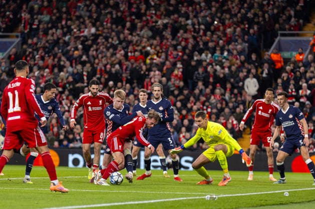 Football - UEFA Champions League - League Phase - Liverpool FC v PSV Eindhoven LIVERPOOL, ENGLAND - Wednesday, November 26, 2025: Liverpool s Alexis Mac Allister is challenged by PSV Eindhoven s Jerdy Schouten during the UEFA Champions League match between Liverpool FC and PSV Eindhoven at Anfield. (Photo by David Rawcliffe Propaganda) LIVERPOOL Anfield MERSEYSIDE ENGLAND  Copyright: xDavidxRawcliffex P2025-11-26-Liverpool_PSV-62