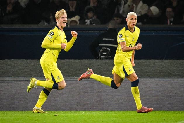 November 26, 2025, Paris, France, France: Richarlison DE ANDRADE of Tottenham Hotspur celebrate his goal with Lucas BERGVALL of Tottenham Hotspur during the UEFA Champions League, League Phase MD5 match between Paris Saint-Germain and Tottenham Hotspur at Parc des Princes Stadium on November 26, 2025 in Paris, France. Paris France - ZUMAm308 20251126_zsp_m308_004 Copyright: xMatthieuxMirvillex