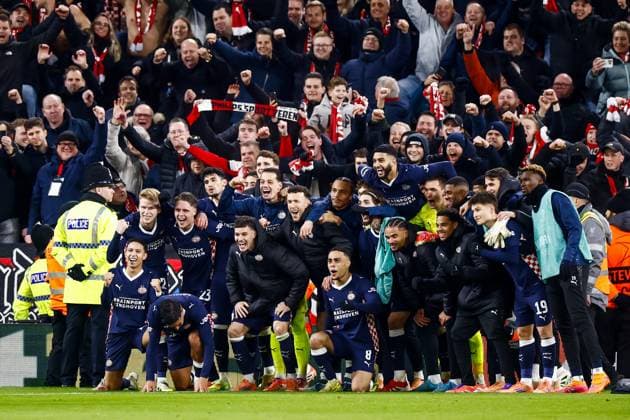 LIVERPOOL - PSV players after the Champions League match between Liverpool FC and PSV Eindhoven at Anfield Stadium on November 26, 2025, in Liverpool, United Kingdom. ANP SEM VAN DER WAL UEFA Champions League Matchday 5 2025-2026 xVIxANPxSportx xxANPxIVx 543160594 originalFilename: 543160594.jpg
