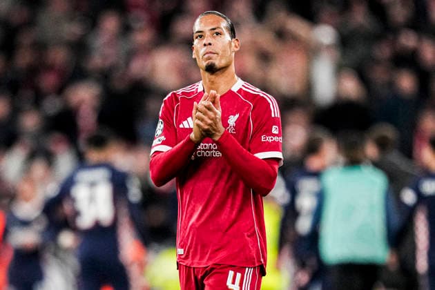 LIVERPOOL, ENGLAND - NOVEMBER 26: Virgil van Dijk of Liverpool thanking fans for their support after the UEFA Champions League 2025 26 League Phase MD5 match between Liverpool FC and PSV Eindhoven at Anfield on November 26, 2025 in Liverpool, England. (Photo by Rene Nijhuis) SPO  Copyright: xRenexNijhuis