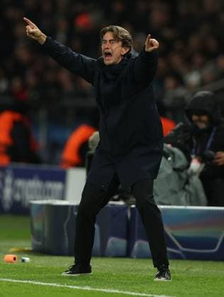 Tottenham Hotspur manager Thomas Frank gestures on the touchline Paris Saint-Germain v Tottenham Hotspur, UEFA Champions League, Group Stage, Football, Parc des Princes, Paris, France- 26 Nov 2025Paris Parc des Princes France EDITORIAL USE ONLY No use with unauthorised audio, video, data, fixture lists, club league logos or live services. Online in-match use limited to 120 images, no video emulation. No use in betting, games or single club league player publications. Copyright: xKieranxMcManus Shutterstockx 15927926bf