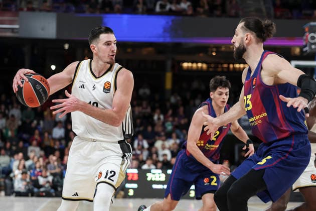 November 26, 2025, Barcelona, Barcelona, Spain: Nando de Colo of LDLC Asvel Villeurbanne in action during the EuroLeague Regular Season Round 13 match played between FC Barcelona, Barca and LDLC Asvel Villeurbanne at Palau Blaugrana on November 26, 2025 in Barcelona, Spain. Barcelona Spain - ZUMAa181 20251126_zaa_a181_397 Copyright: xJavierxBorregox