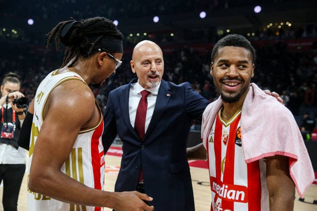 Crvena Zvezda v Olympiacos - EuroLeague BELGRADE, SERBIA - NOVEMBER 26: Players celebrate at the end of the EuroLeague Regular Season Round 13 match between Crvena Zvezda Meridianbet Belgrade and Olympiacos Piraeus at Belgrade Arena in Belgrade, Serbia on November 26, 2025. Filip Stevanovic Anadolu Belgrade Serbia. Editorial use only. Please get in touch for any other usage.  Copyright: x2025xAnadoluxFilipxStevanovicx