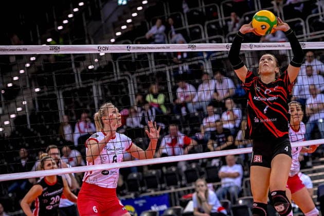 LODZ 26.11.2025 LIGA MISTRZYN CEV SIATKOWKA KOBIET CEV VOLLEYBALL CHAMPIONS LEAGUE WOMEN --- LKS COMMERCECON LODZ - DRESDNER SC N Z ANNA OBIALA EMMA GROME FOT.PAWEL PIOTROWSKI 400MM.PL NEWSPIX.PL --- newspix.pl 