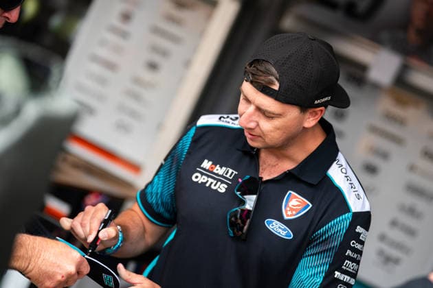 November 27, 2025, Adelaide, South Australia, Australia: Repco Supercars Championship driver CHAZ MOSTERT for Mobil 1 Optus Racing signs autographs for fans out the back of the pits and garages on Thursday at the BP Ultimate Adelaide Grand Final. Adelaide Australia - ZUMAf186 20251127_zsp_f186_021 Copyright: xJamesxForresterx