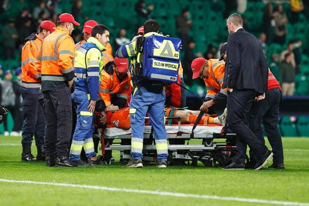 Nordin Jackers (Brugge), NOVEMBER 26, 2025 - Football Soccer : Nordin Jackers is carried out on a stretcher because of his injuries after UEFA Champions League league phase match day 5 between Sporting Clube de Portugal - Club Brugge KV at the Estadio Jose Alvalade in Lisbon, Portugal. Noxthirdxpartyxsales  aflo_311678506