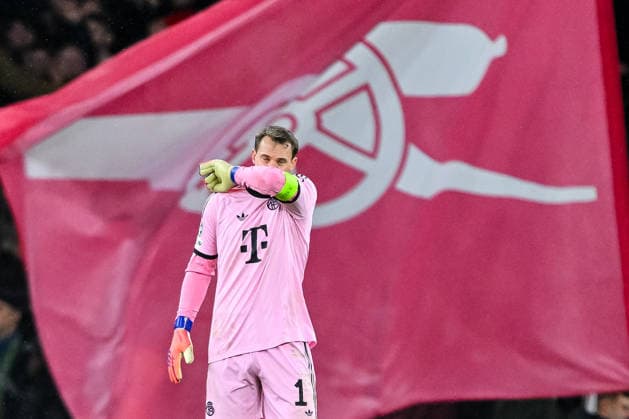 Torwart Manuel Neuer (Bayern München) gestures, looks dejected during the UEFA Champions League 2025 26 League Phase MD5 match between Arsenal FC and FC Bayern München at Arsenal Stadium on November 26, 2025 in London, United Kingdom. (Photo by Harry Langer DeFodi Images)