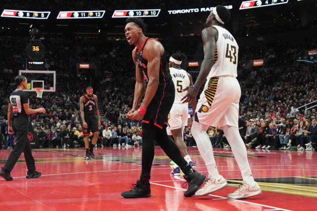 November 26, 2025, Toronto, On, CAN: Toronto Raptors forward Scottie Barnes (4) celebrates after a foul on Indiana Pacers forward Pascal Siakam (43) during first half NBA, Basketball Herren, USA Cup basketball action in Toronto on Wednesday, November 26, 2025. Scottie Barnes ; Pascal Siakam  - ZUMAc35_ 20251126_zaf_c35_141 Copyright: xChrisxYoungx