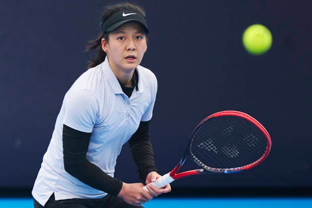 CHENGDU, CHINA - NOVEMBER 26: Zheng Wushuang of China competes in the Women s Singles first round match against Hiromi Abe of Japan on day 3 of 2026 Australian Open Asia-Pacific Wildcard Playoffs at the Sichuan International Tennis Centre on November 26, 2025 in Chengdu, Sichuan Province of China.  Copyright: xVCGx 111606108145