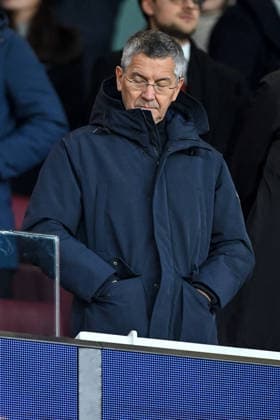 Präsident Herbert Heiner (Bayern Muenchen) looks dejected during the UEFA Champions League 2025 26 League Phase MD5 match between Arsenal FC and FC Bayern München at Arsenal Stadium on November 26, 2025 in London, United Kingdom. (Photo by Harry Langer DeFodi Images)