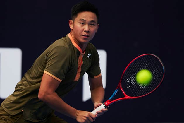 CHENGDU, CHINA - NOVEMBER 26: Mo Yecong of China competes in the Men s Singles first round match against Mikhail Kukushkin of Kazakhstan on day 3 of 2026 Australian Open Asia-Pacific Wildcard Playoffs at the Sichuan International Tennis Centre on November 26, 2025 in Chengdu, Sichuan Province of China.  Copyright: xVCGx 111606115724