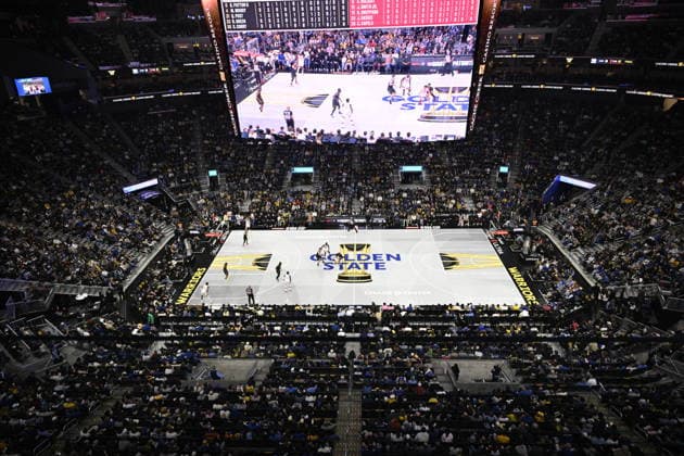 NBA, Basketball Herren, USA Houston Rockets vs Golden State Warriors in San Francisco SAN FRANCISCO, CALIFORNIA - NOV 26: Players are in action during NBA game 8 between Houston Rockets and Golden State Warriors in San Francisco at Chase Center on November 26, 2025 in San Francisco, California, United States. Tayfun Coskun Anadolu California United States. Editorial use only. Please get in touch for any other usage.  Copyright: x2025xAnadoluxTayfunxCoskunx