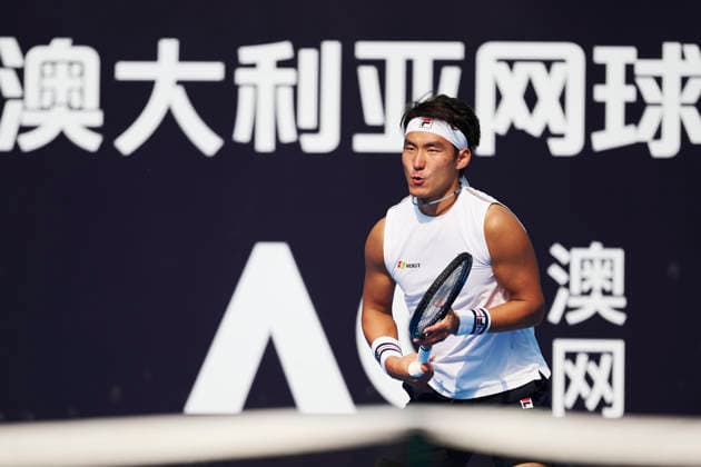 CHENGDU, CHINA - NOVEMBER 25: Bu Yunchaokete of China in action in the Men s Singles first round match against Yang Zijiang of China on day 2 of 2026 Australian Open Asia-Pacific Wildcard Playoffs at the Sichuan International Tennis Centre on November 25, 2025 in Chengdu, Sichuan Province of China.  Copyright: xVCGx 111606016896