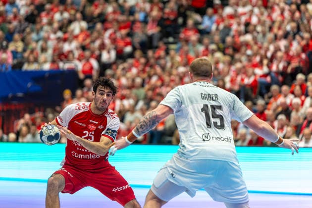 Aalborg Handball v HBC Nantes, EHF Champions League, Aalborg, Denmark Aalborg, Denmark. 26th, November 2025. Marinus Munk (25) of Aalborg Handball seen during the EHF Champions League match between Aalborg Handball and HBC Nantes at Sparekassen Danmark Arena in Aalborg. Denmark, Aalborg  Copyright: xGonzalesxPhoto MadsxAndersenx