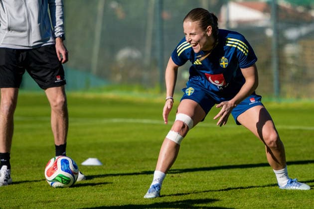Fußball, Frauen, Nationalteam Schweden Training 251127 Anna Alvegard of the women s national football team of Sweden at a training session on November 27, 2025 in Albufeira. Photo: Ludvig Thunman BILDBYRAN kod LT LT0754 fotboll football soccer fotball träning practice training sverige sweden dam bbeng sverige sweden Copyright: LUDVIGxTHUNMAN BB251127LT027