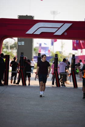 Oscar Piastri (McLaren Formula 1 Team, 81) , QAT, Formel 1 Weltmeisterschaft, Qatar Grand Prix, Doha, Lusail, Lusail International Circuit, Media Day, 27.11.2025 QTR, Formel 1 Weltmeisterschaft, Qatar Grand Prix, Doha, Lusail, Lusail International Circuit, Media Day, 27.11.2025 Doha Copyright: xEibner-Pressefoto AnnikaxGrafx EP_AGF