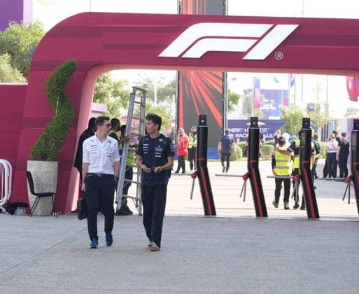 Formula 1 Qatar Airways Qatar Grand Prix 2025 27.11.2025, Losail International Circuit, Doha, Formula 1 Qatar Airways Qatar Grand Prix 2025 ,im Bild Teamchef James Vowles (Williams Racing), Alexander Albon (GBR), Atlassian Williams Racing