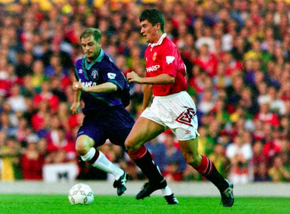 930818 Football, Premier League 1993-1994, Manchester United, ManU - Sheffield United: Roy Keane of Manchester United is chased by Carl Bradshaw of Sheffield United. Photo: BILDBYRAN D165_01 D165_01 scanx football fotboll soccer Premier League Manchester United Sheffield United england season 1993-1994 1993-94 1993 94 1993 august 18 bbeng dia Copyright: BILDBYRAN BB930818BB048