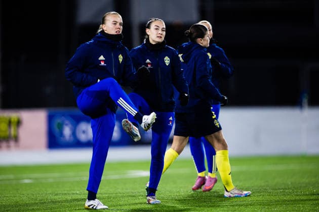 251127 Elin Westlund of Sweden during warm up ahead of the under-23 International Friendly, Länderspiel, Nationalmannschaft football match between Sweden and Italy on November 27, 2025 in Västeras. Photo: Kenta Jönsson BILDBYRAN COP 210 KJ0289 fotboll football soccer fotball u23 under 23 sverige sweden italien italy dam bbeng Copyright: KENTAxJÖNSSON BB251127KJ008