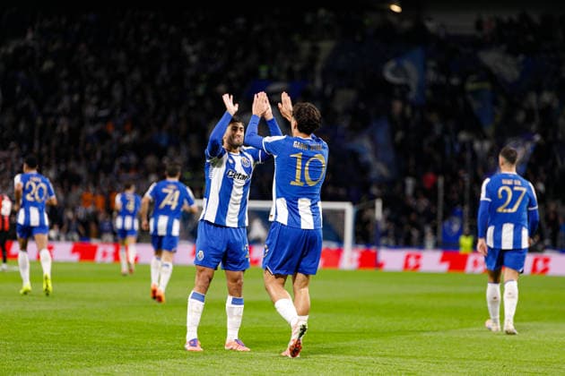 Alan Varela and Gabri Veiga seen celebrating after goal during UEFA Europa League game between teams of FC Porto and OGC Nice (Bernardo Benjamim Ball Raw Images) Porto Estadio do Dragao Portugal Copyright: xBernardoxBenjamimx bernardobenjamim_fcporto_nice_2526-12