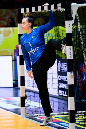 Handball, Frauen WM, Gruppe G: Brasilien - Kuba Torhueterin Gabriela Moreschi (Brasilien) Stuttgart Porsche Arena Baden-Württemberg Deutschland