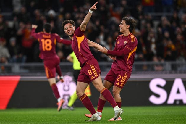 As Roma 27 11 2025 - Europa League Roma-Midtjylland foto Antonello Sammarco Image nella foto: esultanza gol Neil El Ayanaoui 