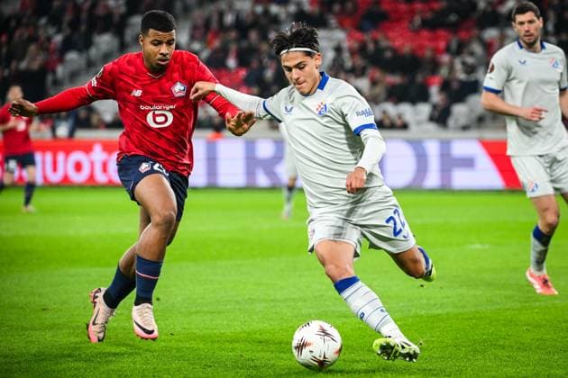 November 27, 2025, Villeneuve-D ascq, France, France: Hamza IGAMANE of Lille and .Matteo PEREZ VINLOF of Dinamo Zagreb during the UEFA Europa League, League Phase MD5 match between Lille OSC (LOSC) and GNK Dinamo Zagreb at Pierre Mauroy Stadium on November 27, 2025 in Villeneuve-d Ascq near Lille, France. Villeneuve-D ascq France - ZUMAm308 20251127_zsp_m308_001 Copyright: xMatthieuxMirvillex