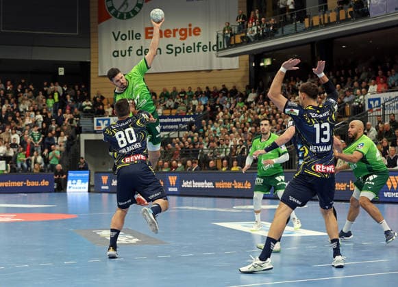 27.11.2025, xovx, Handball Daikin Handball Bundesliga, HSG Wetzlar - Rhein-Neckar Löwen v.l. Jannik Kohlbacher (Rhein-Neckar Löwen), Stefan Cavor (HSG Wetzlar), Filip Vistorop (HSG Wetzlar), Sebastian Heymann (Rhein-Neckar Löwen), Cyrill Akakpo (HSG Wetzlar) Wetzlar Buderus-Arena Hessen Deutschland (DE)