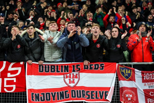 UEFA Europa Conference League Group Phase, AFAS Stadion, Alkmaar, Netherlands 27 11 2025 AZ Alkmaar vs Shelbourne Shelbourne fans during the game Shelbourne fans during the game 27 11 2025  Copyright: x INPHO RyanxByrnex RB2_1359