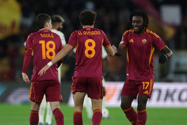 CALCIO - UEFA Europa League - AS Roma vs FC Midtjylland Rome, Italy - November 27, 2025: Neil El Aynaoui of Roma score the goal and celebrate with the team during the Uefa Europa League 2025 2026, football match - day 5 - As Roma vs FC Midtjylland at OLYMPIC STADIUM in Rome. Rome Italy  Copyright: xIPAxSport ABACAx